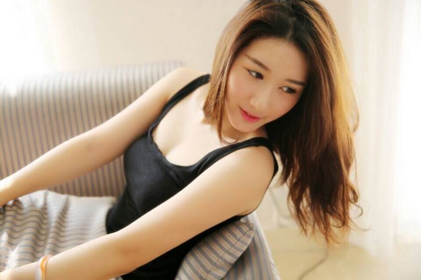 极品女神的诱惑人体艺术写真