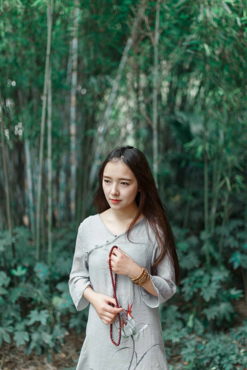 时尚气质少女精美大胆人体艺术写真