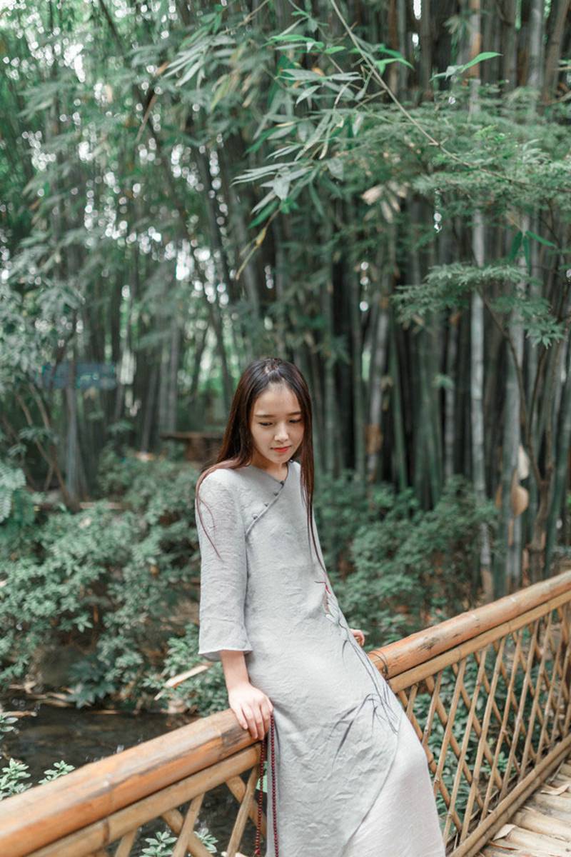 时尚气质少女精美大胆人体艺术写真