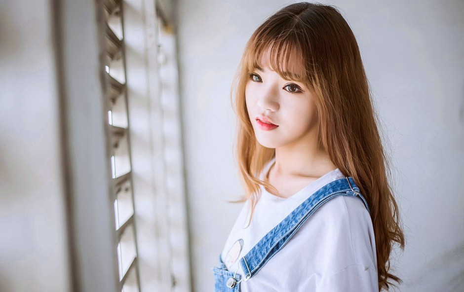 牛仔背带妹子绝美大胆人体艺术写真