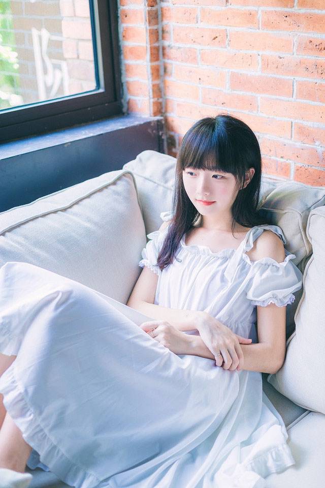 90后养眼美女大胆人体艺术写真图片