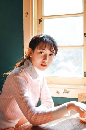 中国90后嫩模居家人体艺术写真