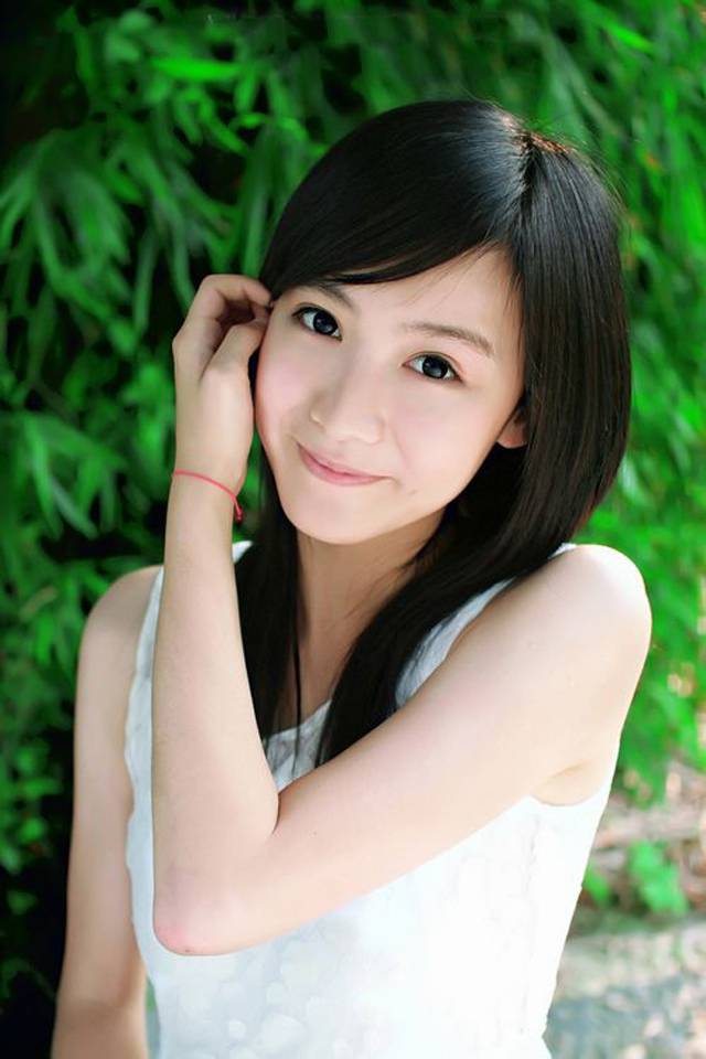 日本清纯少女户外人体写真集锦