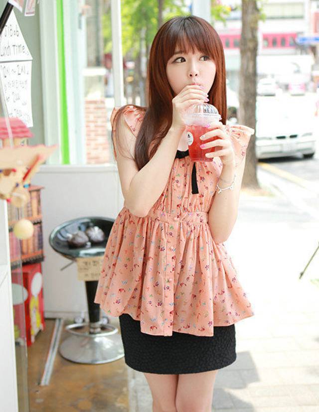 漂亮学妹清纯诱惑人体艺术写真