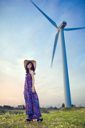 人气时尚模特户外清新人体艺术照