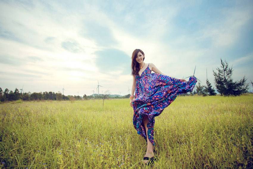 人气时尚模特户外清新人体艺术照