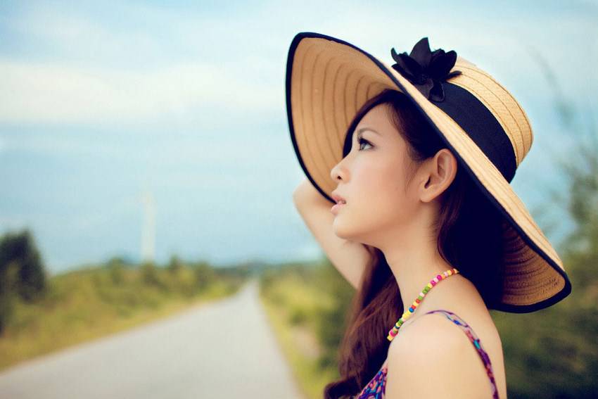 人气时尚模特户外清新人体艺术照