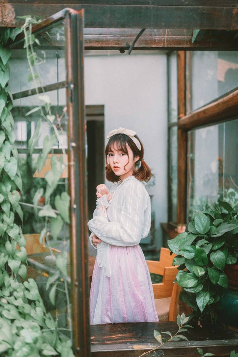 日本大眼睛女孩唯美意境人体写真