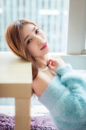 90后女神级校花时尚人体艺术图