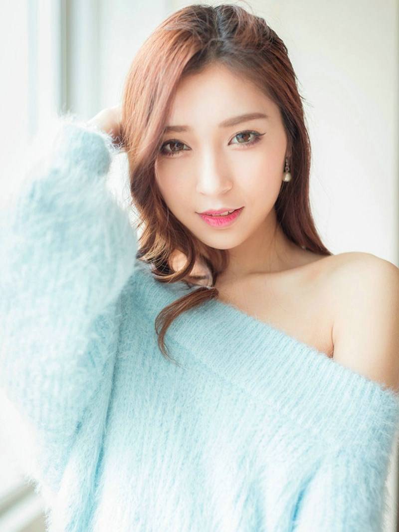 90后女神级校花时尚人体艺术图