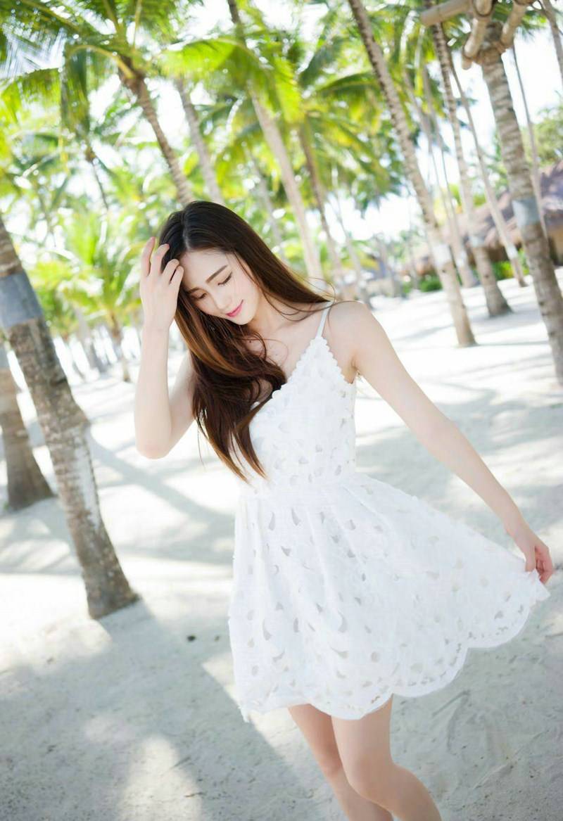 90后性感美眉SISY思海边人体艺术写真