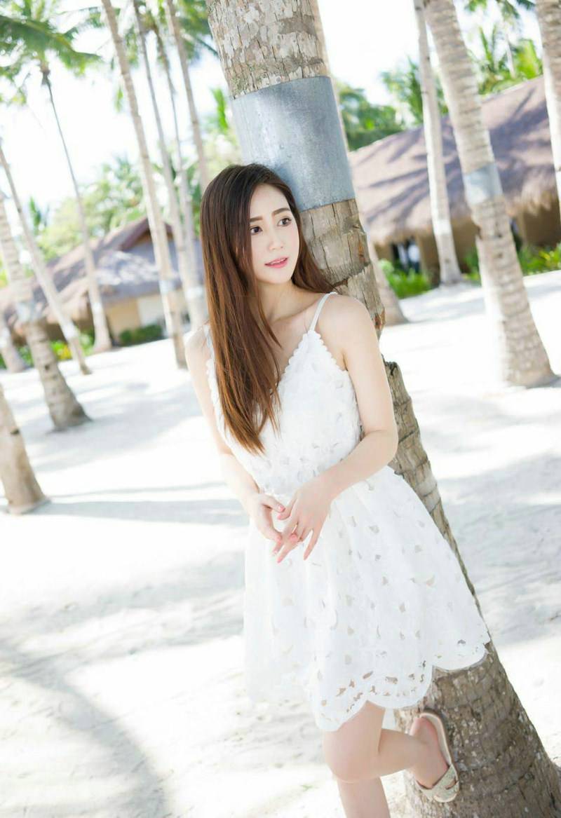 90后性感美眉SISY思海边人体艺术写真