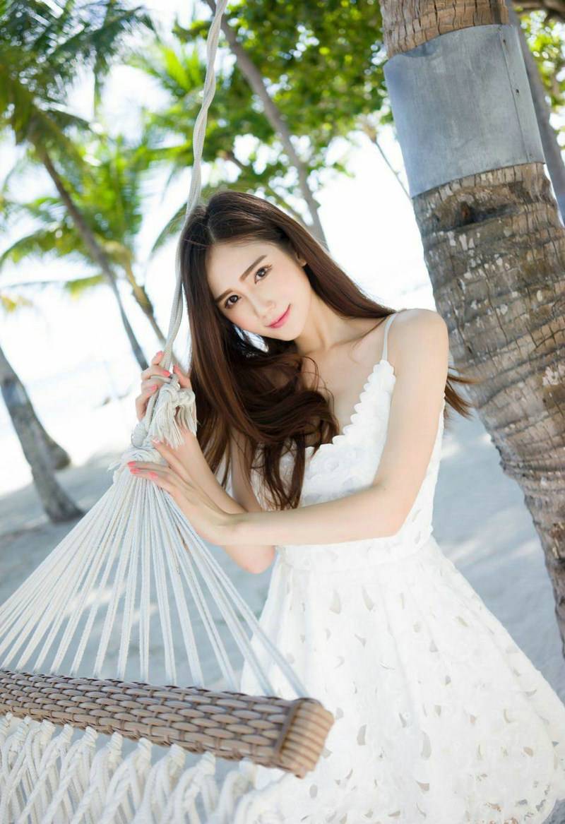 90后性感美眉SISY思海边人体艺术写真