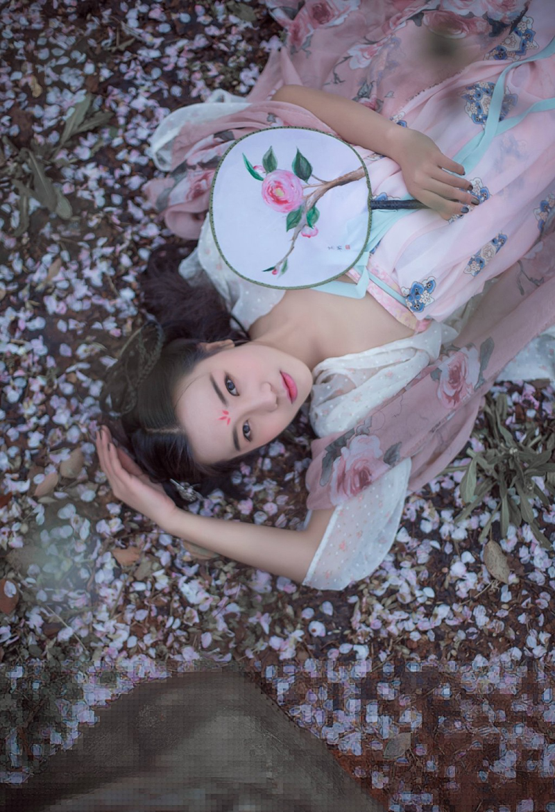 古装美女陈睿姝户外性感人体写真图片