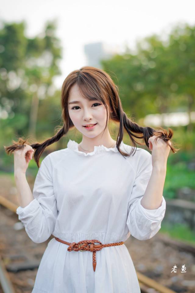 台湾清纯气质少女甜美人体写真