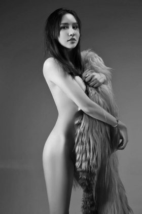 性感尤物刘莉莉大胆人体艺术图片