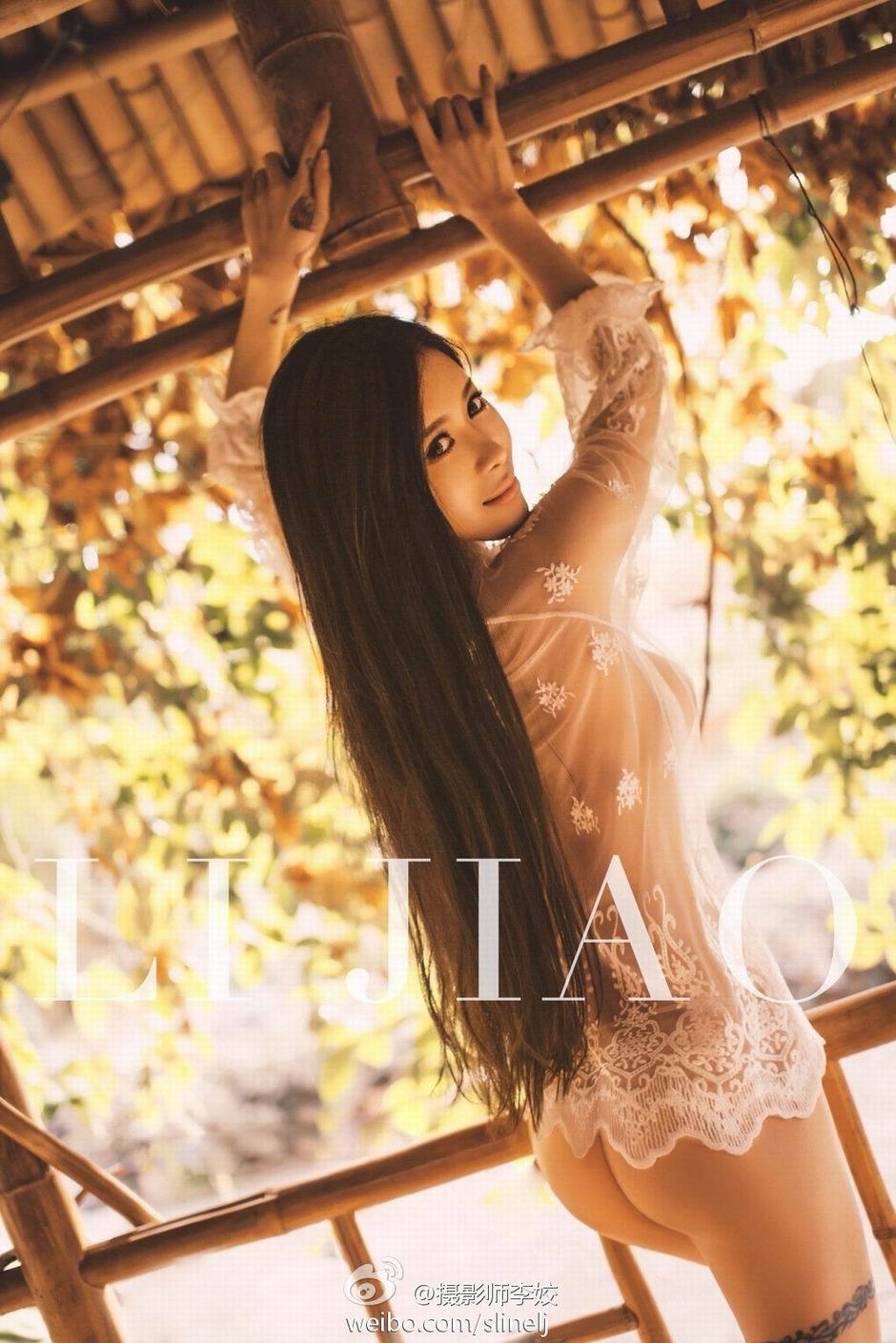 90后性感女神施沐希时尚人体艺术写真