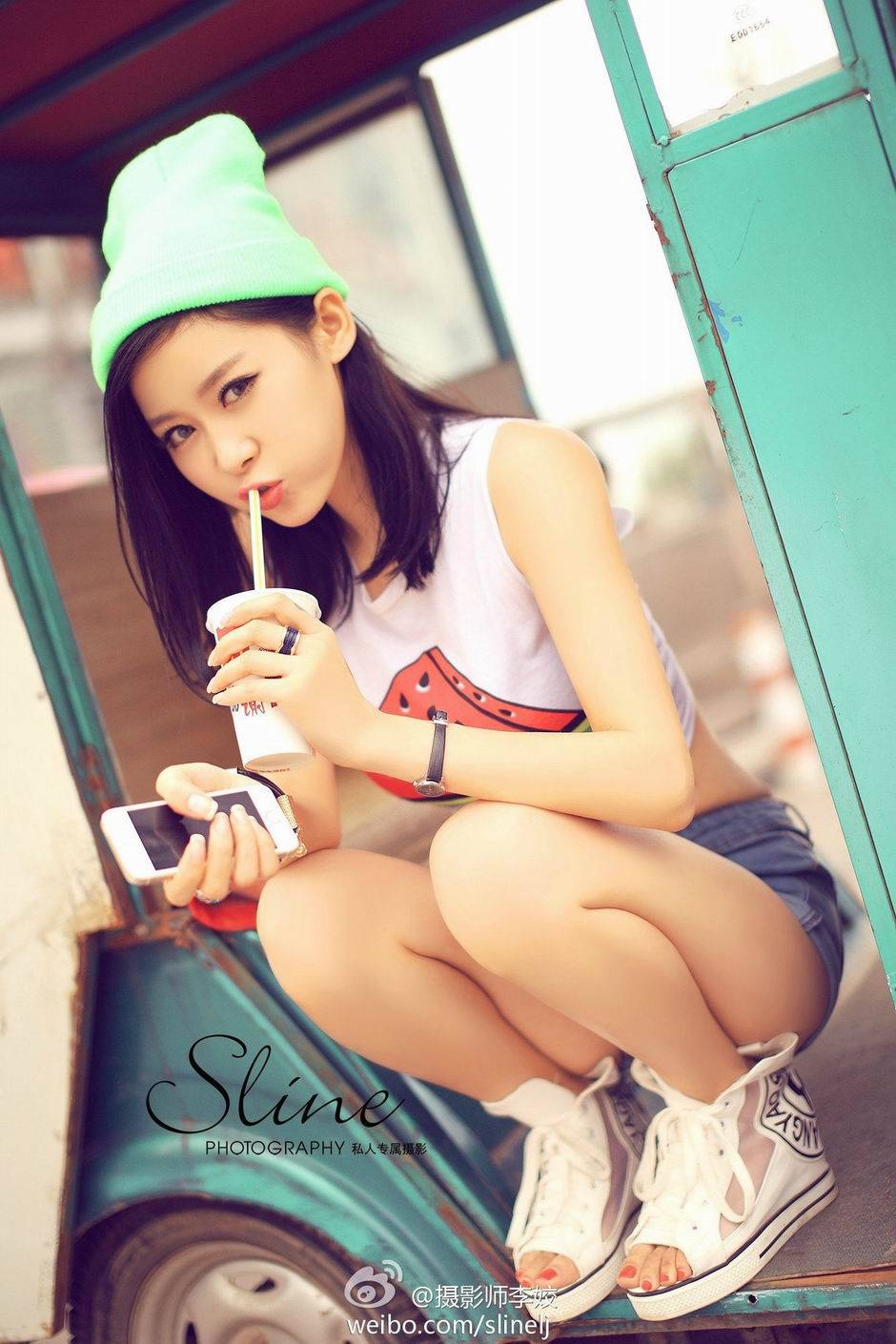 90后性感女神施沐希时尚人体艺术写真