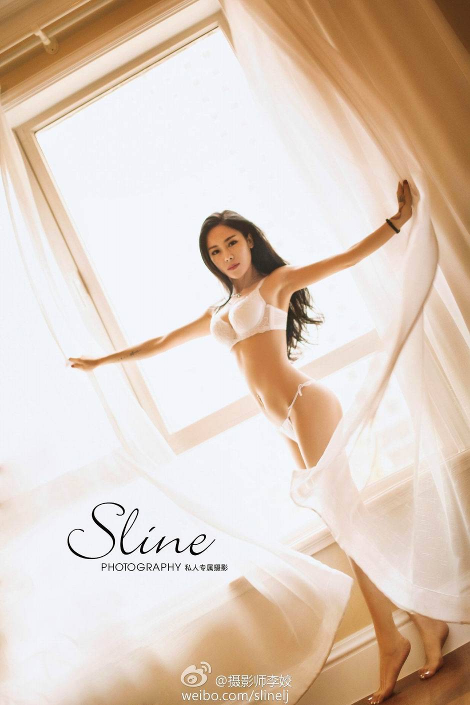 90后性感女神施沐希时尚人体艺术写真