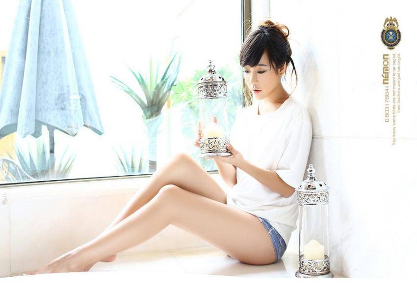 中国时尚模特纯白上衣人体写真