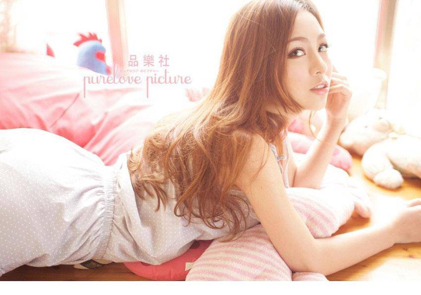 清新靓丽的美女时尚人体私房照