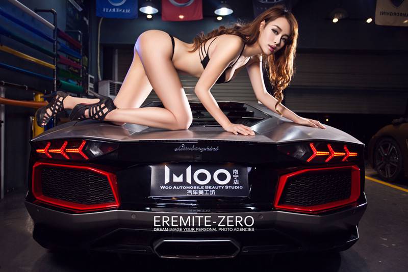 性感车模狂野诱惑人体艺术摄影图片