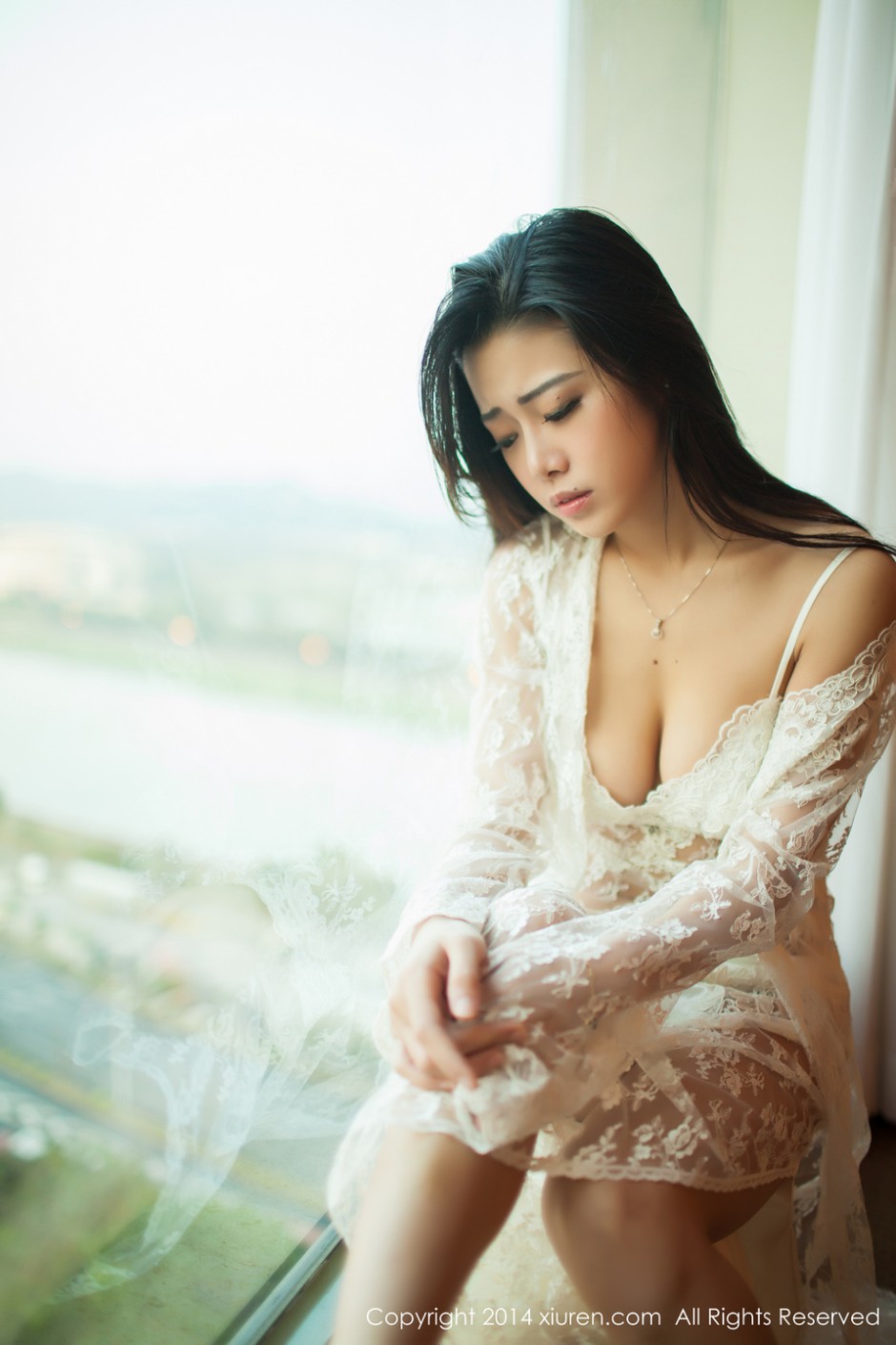 美女luvian本能透明蕾丝裙性感人体艺术图片