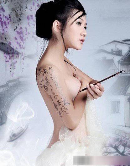 妖娆俄罗斯美女人体彩绘诱惑照片