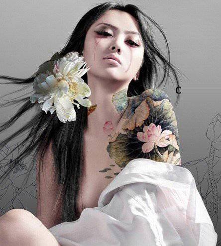 妖娆俄罗斯美女人体彩绘诱惑照片