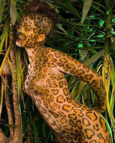 妖娆俄罗斯美女人体彩绘诱惑照片