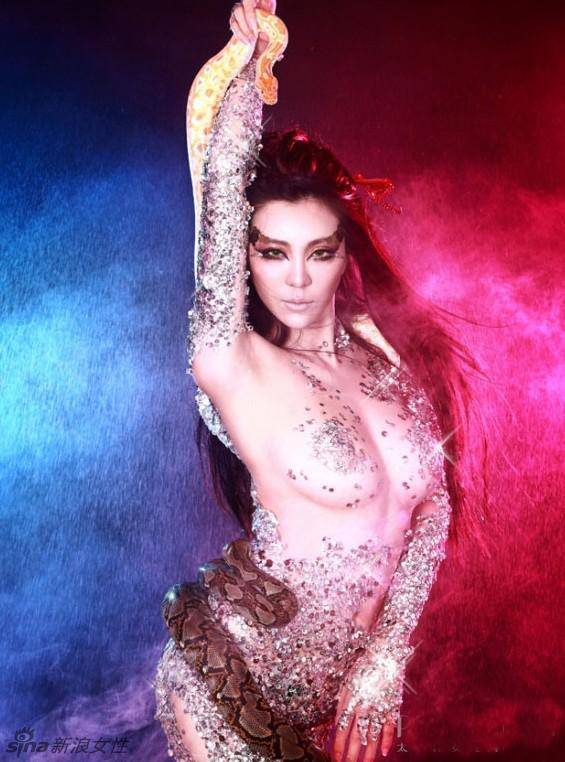 刚小希诱惑逼真人体艺术高清写真