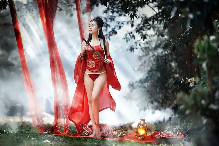 美女演绎古典风情人体艺术写真