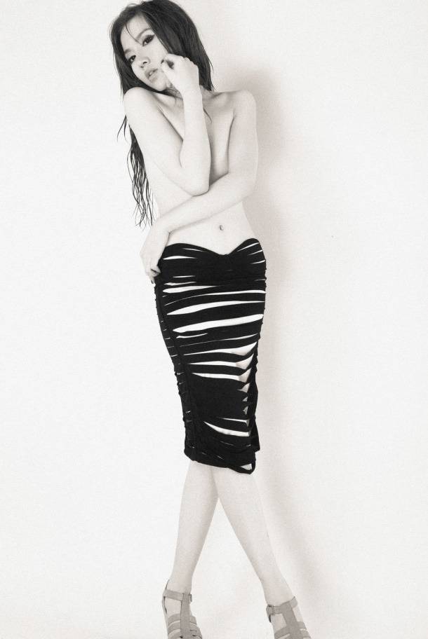 半裸美女大胆人体艺术照欣赏