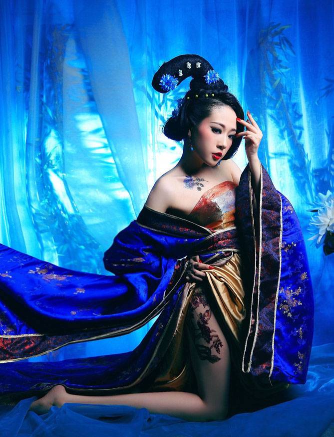 蓝色妖姬美女古典人体艺术欣赏