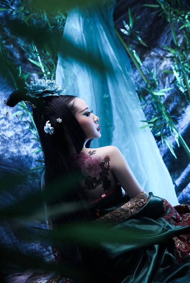 蓝色妖姬美女古典人体艺术欣赏