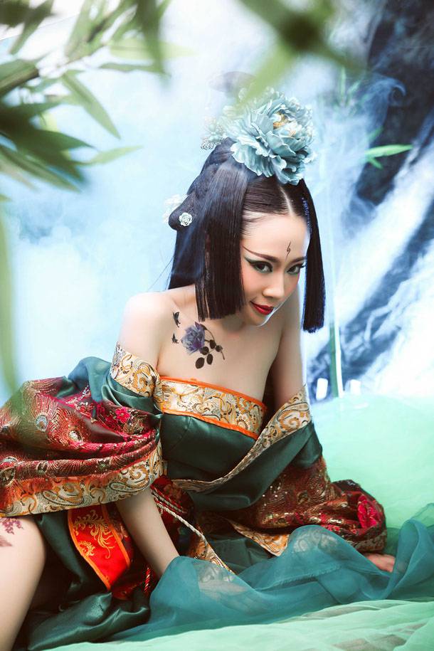 蓝色妖姬美女古典人体艺术欣赏