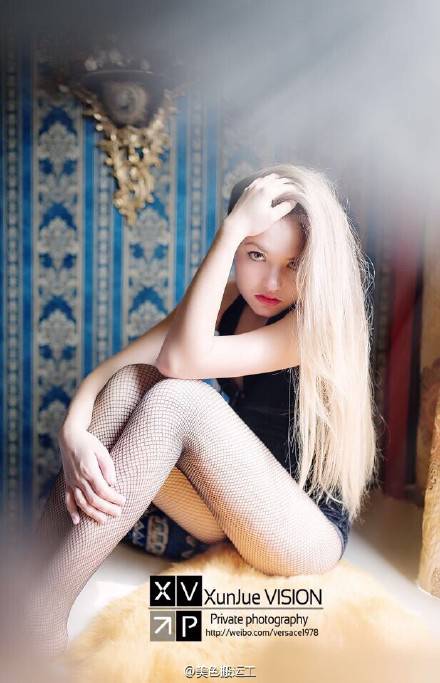 性感长腿欧美美女西西人体艺术图