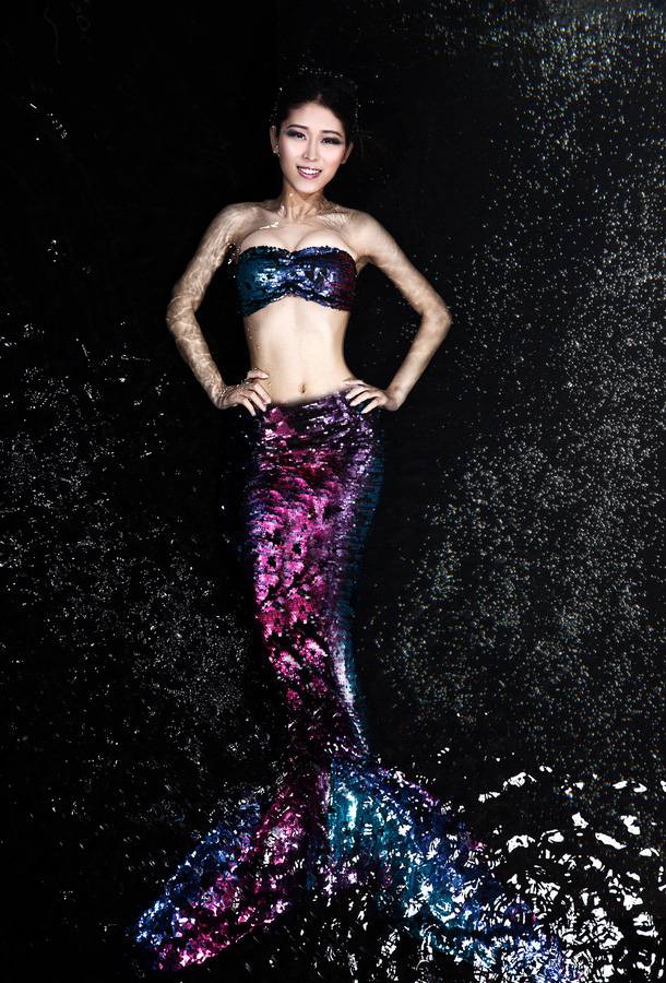 鱼美人性感人体艺术写真