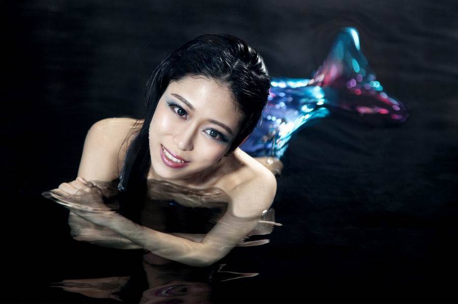 鱼美人性感人体艺术写真