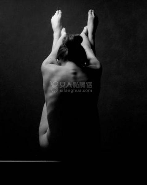 优美黑白人体艺术摄影欣赏