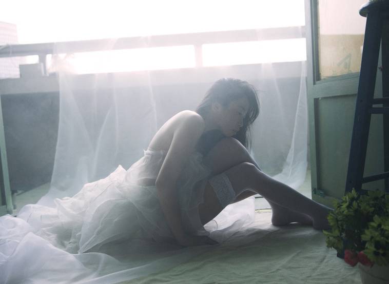 泰国美女性感人体艺术写真