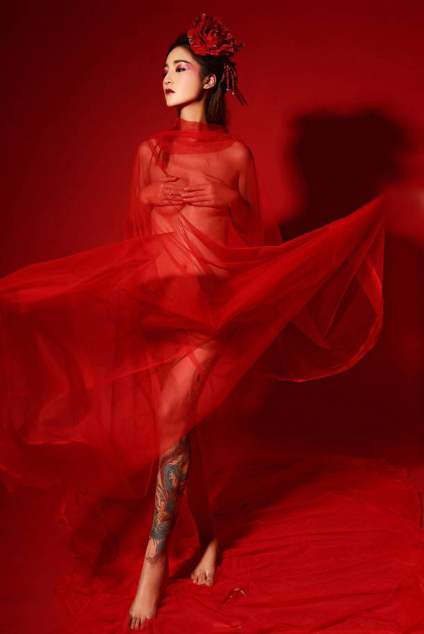 性感妖艳美女高清人体艺术图片