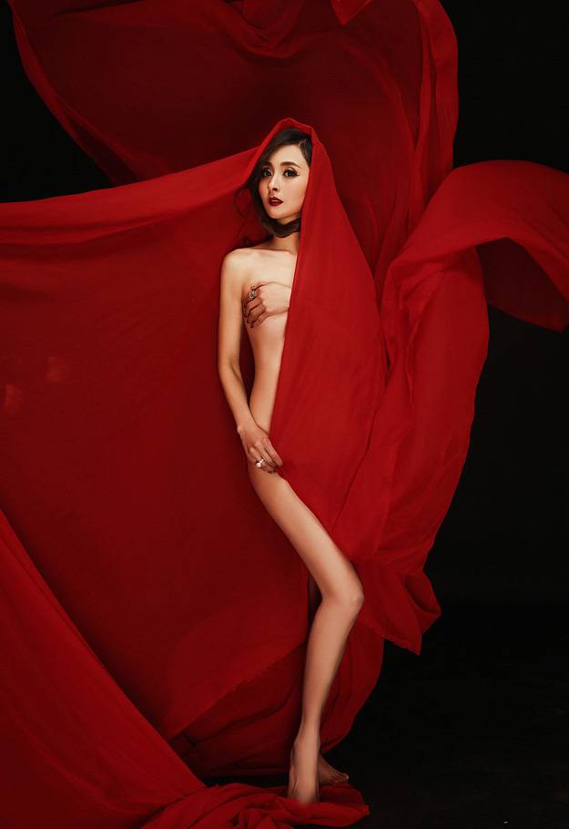 性感妖艳美女高清人体艺术图片