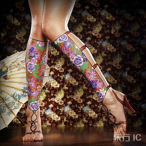 性感西方美女演绎中国元素人体彩绘