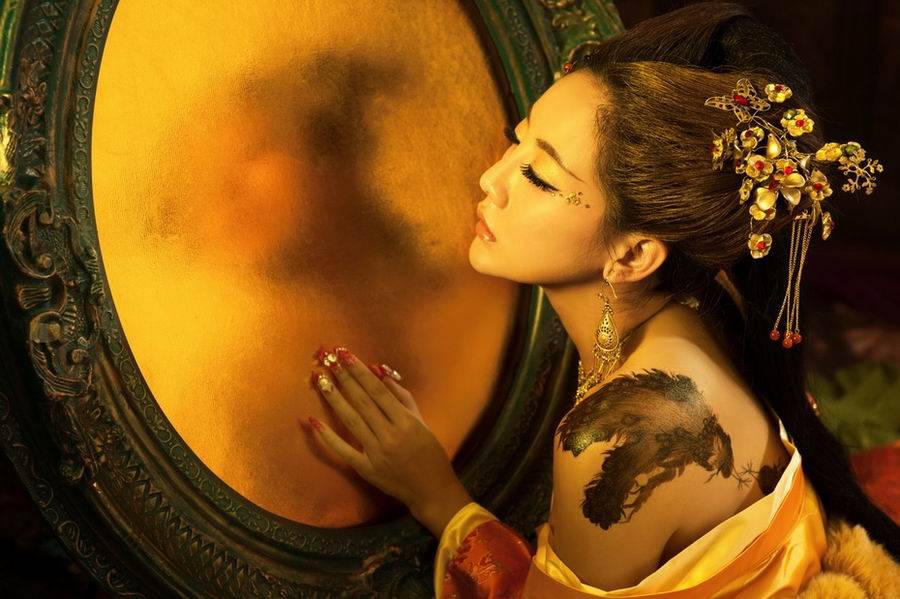 惊艳美女人体纹身艺术组图