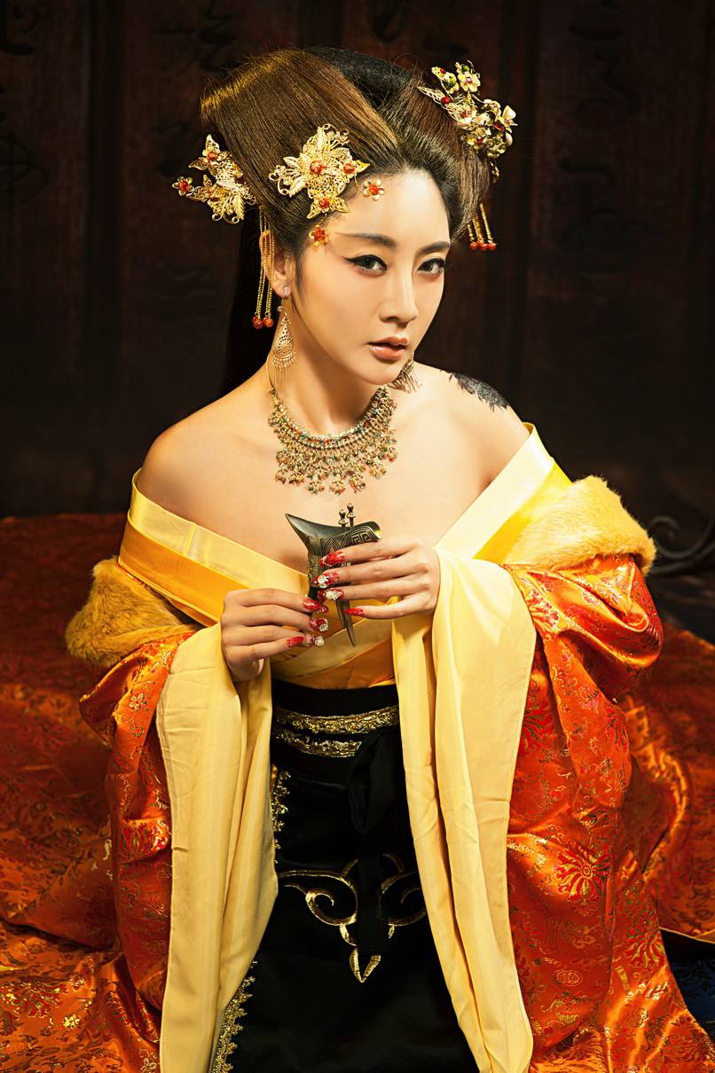 惊艳美女人体纹身艺术组图