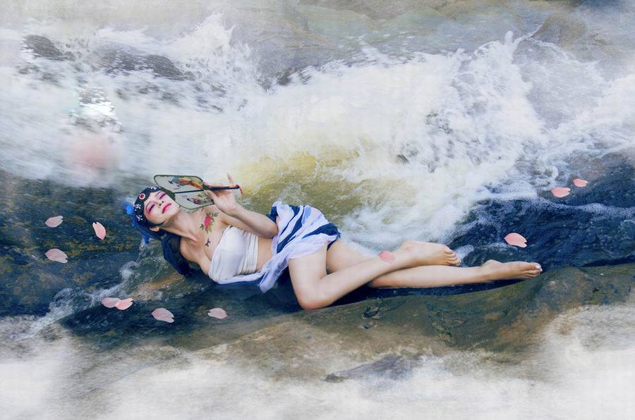 唯美性感的美女人体艺术写真