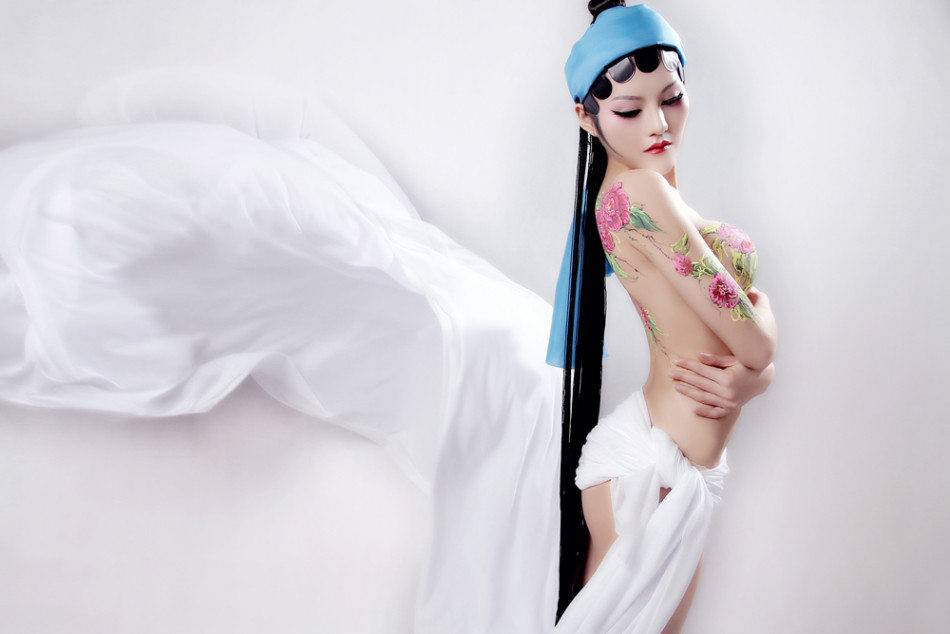 女主播张心儿京剧人体彩绘艺术图片