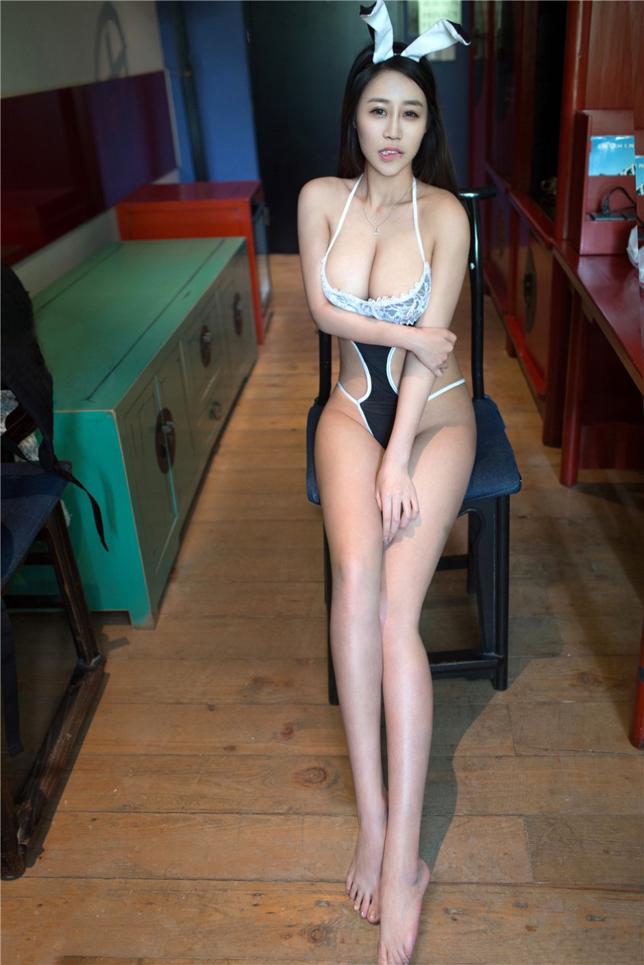 性感兔女郎雯雯时尚人体艺术图片