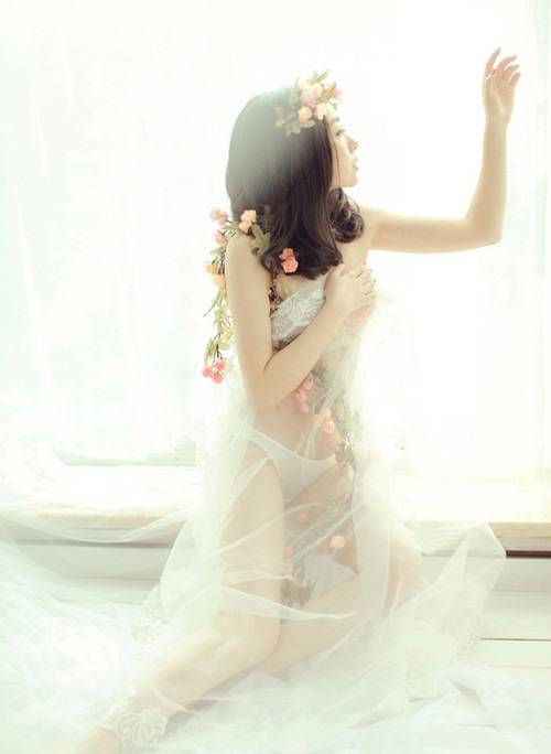 少女透明薄纱唯美人体艺术写真